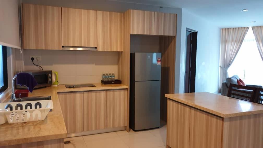 Samsuria Beach Apartment Resort Чератинг Екстериор снимка