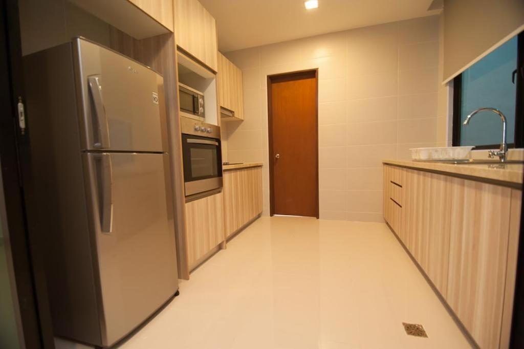 Samsuria Beach Apartment Resort Чератинг Екстериор снимка