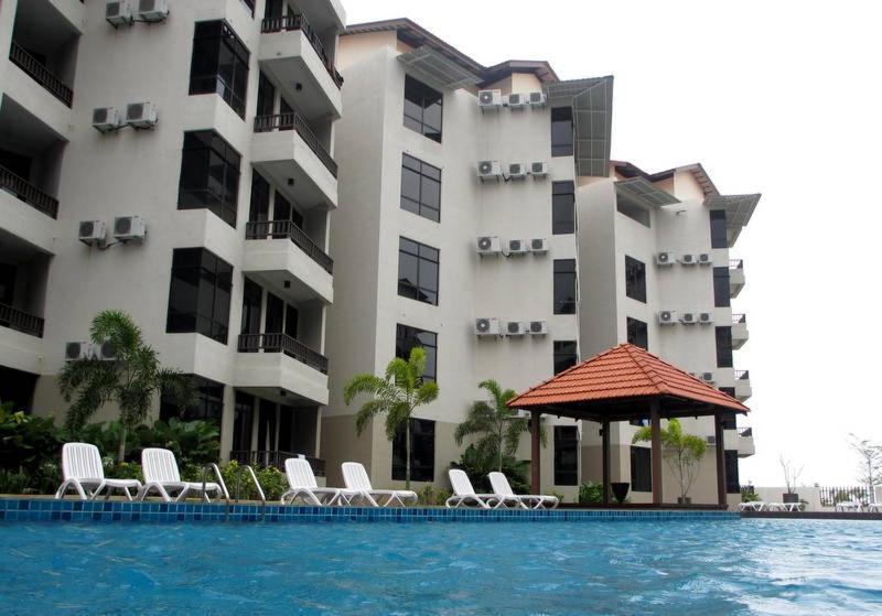 Samsuria Beach Apartment Resort Чератинг Екстериор снимка