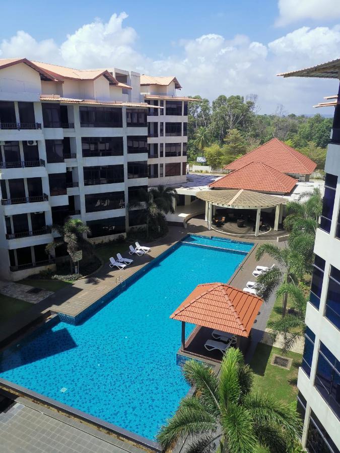 Samsuria Beach Apartment Resort Чератинг Екстериор снимка