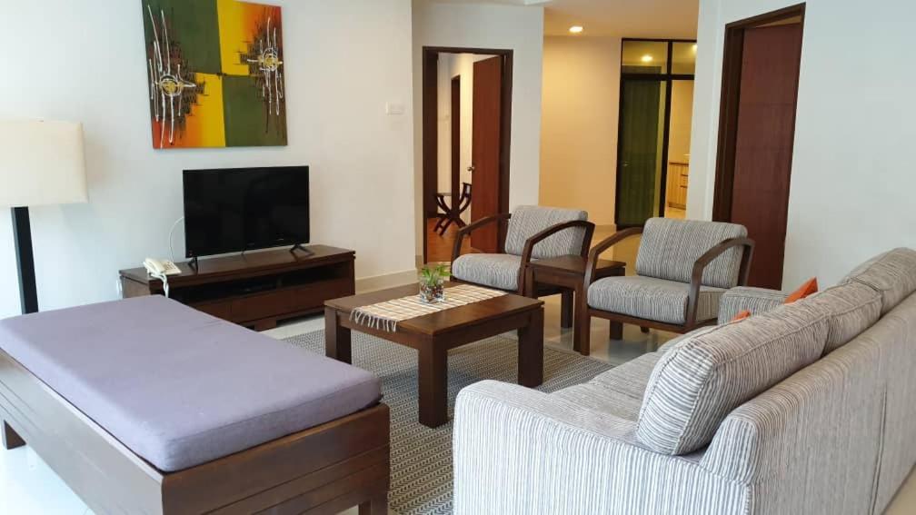 Samsuria Beach Apartment Resort Чератинг Екстериор снимка